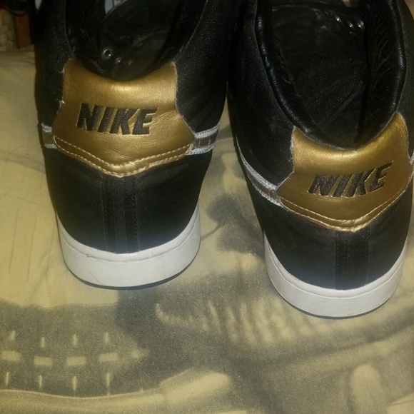 Mens Nike sports shoes - Picture 2 of 4